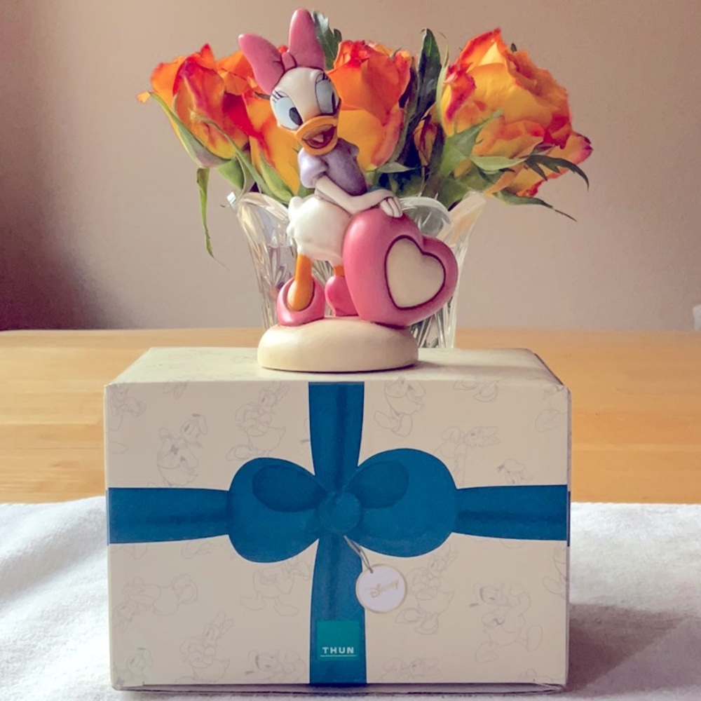 🎀 THUN DAISY DUCK FIGURINE 🎀. NWOT 🎀